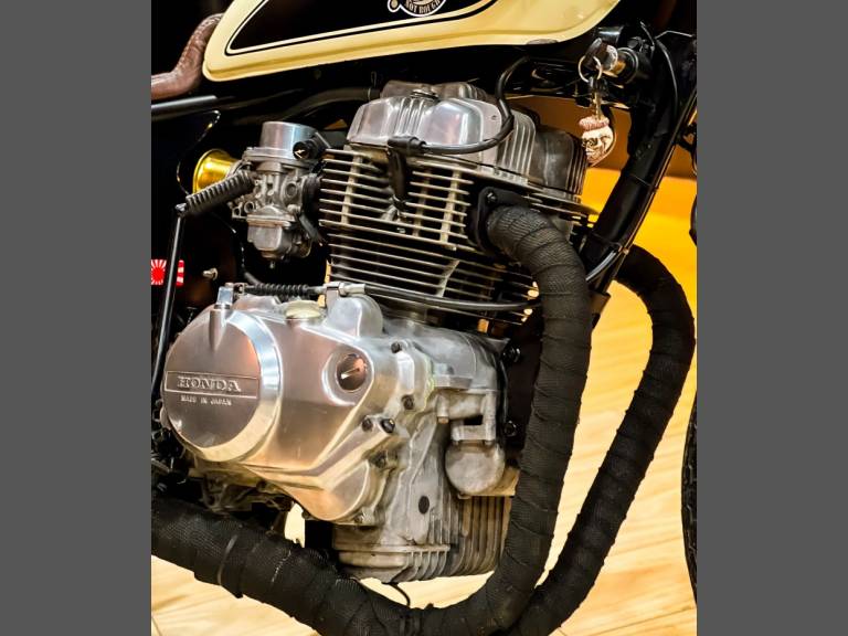 HONDA - CB 400 - 1982/1982 - Branca - R$ 29.900,00