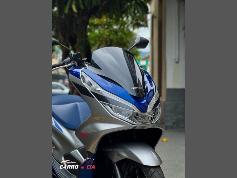 HONDA - PCX - 2020/2020 - Cinza - R$ 17.900,00