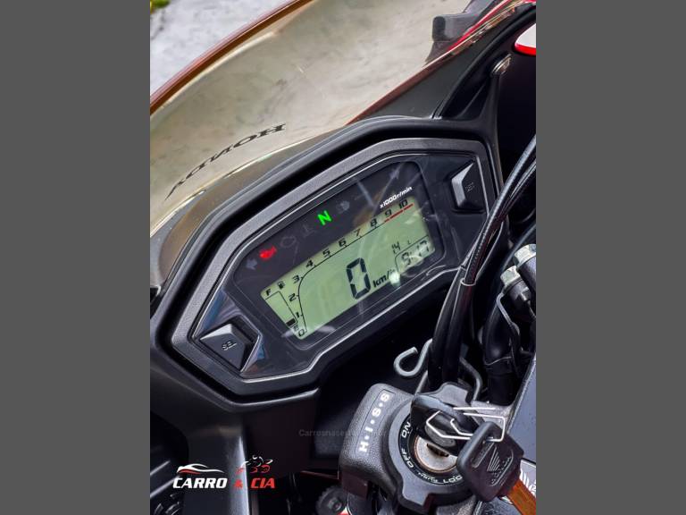 HONDA - CBR 500R - 2014/2014 - Vermelha - R$ 27.900,00