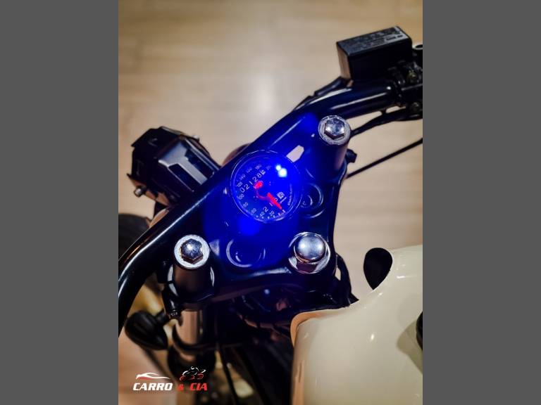 HONDA - CB 400 - 1982/1982 - Branca - R$ 29.900,00