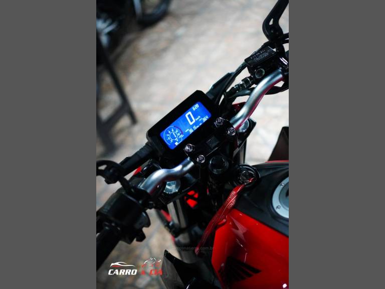 HONDA - CB 300F TWISTER - 2023/2023 - Vermelha - Sob Consulta