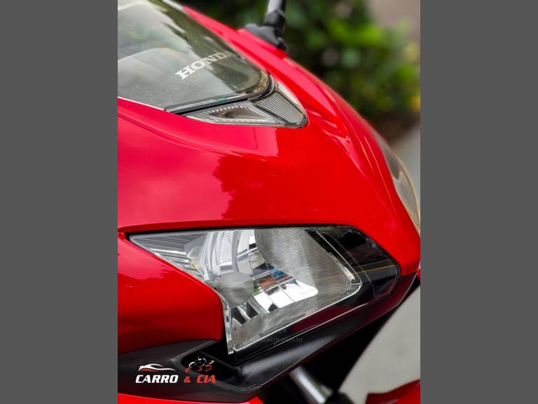 HONDA - CBR 500R - 2014/2014 - Vermelha - R$ 27.900,00