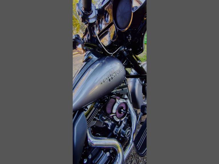HARLEY-DAVIDSON - STREET GLIDE - 2014/2015 - Cinza - R$ 78.900,00