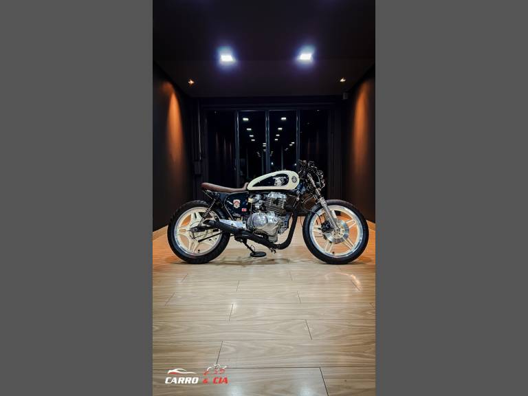 HONDA - CB 400 - 1982/1982 - Branca - R$ 29.900,00
