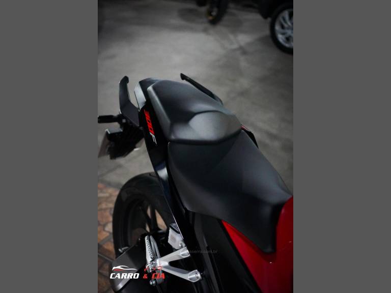 HONDA - CB 300F TWISTER - 2023/2023 - Vermelha - Sob Consulta