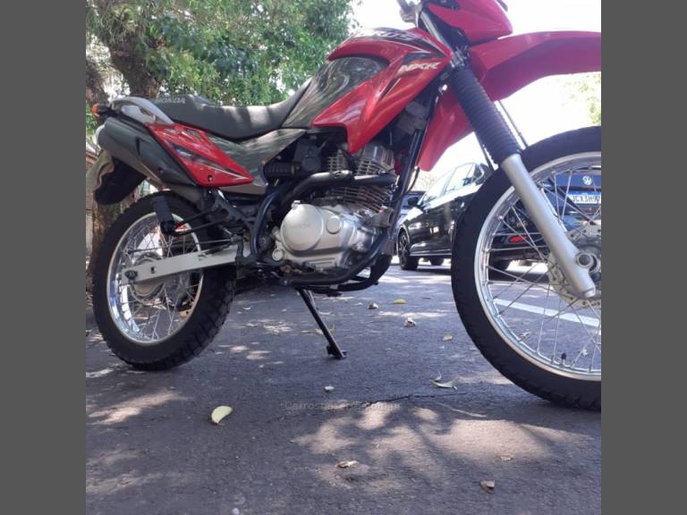 HONDA - NXR 150 - 2011/2011 - Vermelha - R$ 13.500,00
