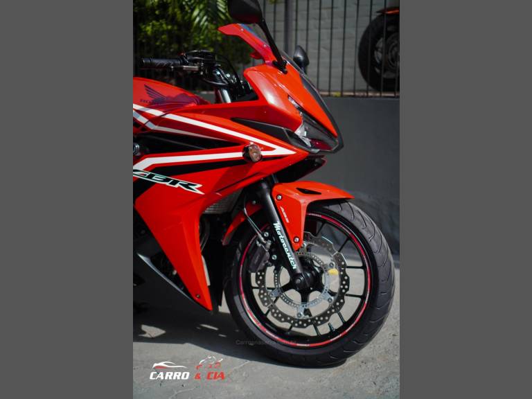 HONDA - CBR 500R - 2016/2016 - Vermelha - R$ 29.900,00