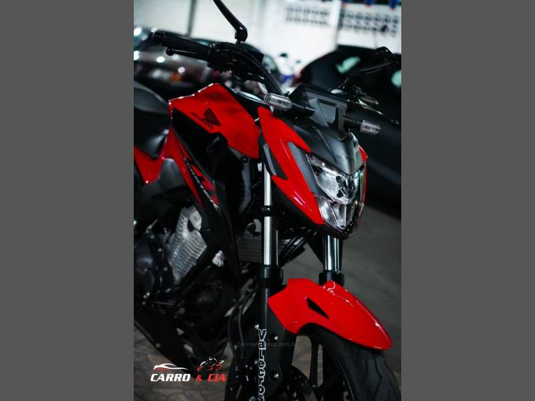 HONDA - CB 300F TWISTER - 2023/2023 - Vermelha - Sob Consulta