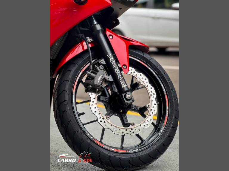 HONDA - CBR 500R - 2014/2014 - Vermelha - R$ 27.900,00