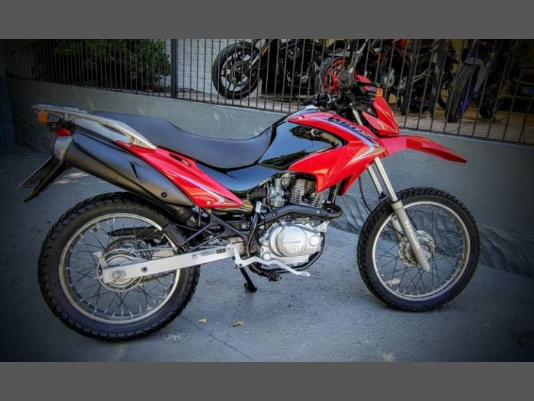 HONDA - NXR 125 - 2013/2013 - Vermelha - R$ 13.500,00