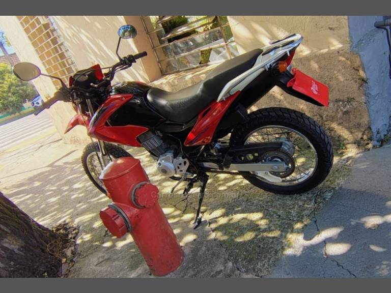 HONDA - NXR 125 - 2013/2013 - Vermelha - R$ 13.500,00