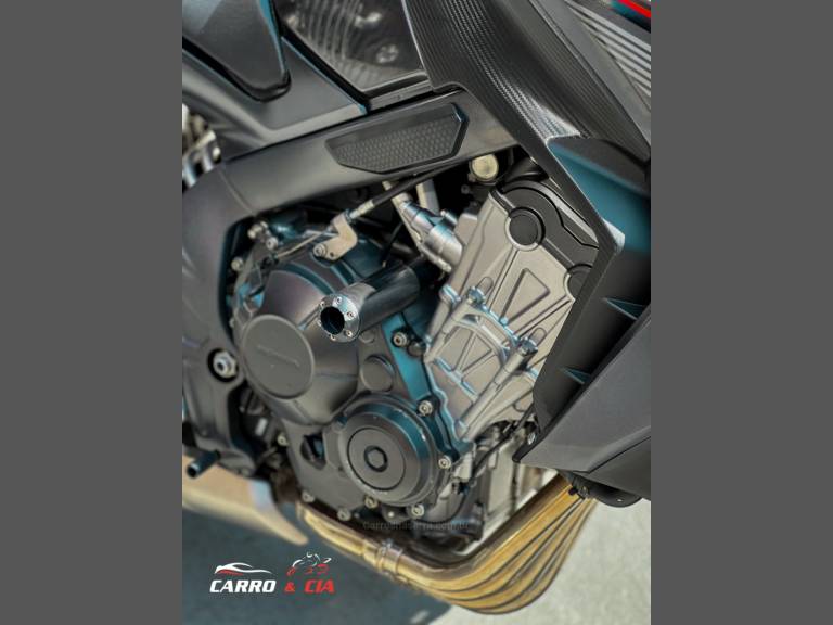 HONDA - CB 650 - 2015/2015 - Preta - R$ 44.900,00