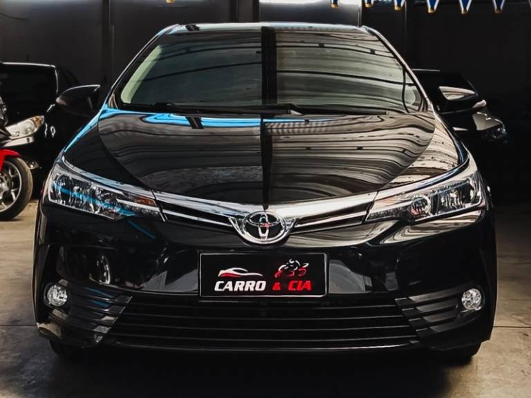 TOYOTA - COROLLA - 2018/2019 - Preta - R$ 109.900,00