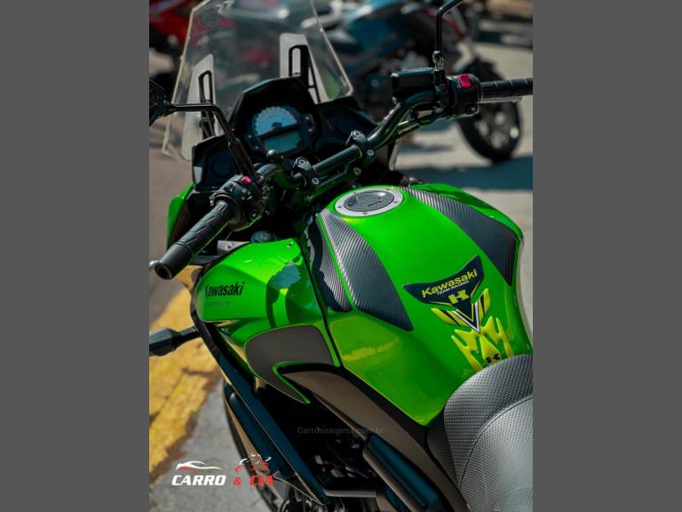 KAWASAKI - VERSYS 650 - 2015/2016 - Verde - R$ 39.900,00