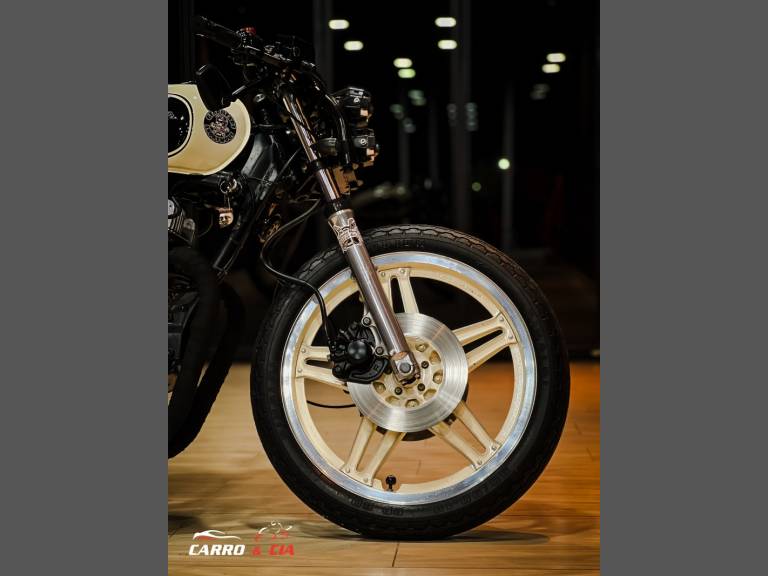 HONDA - CB 400 - 1982/1982 - Branca - R$ 29.900,00