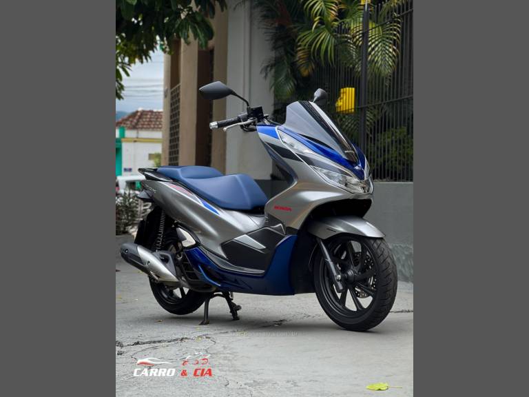 HONDA - PCX - 2020/2020 - Cinza - R$ 17.900,00