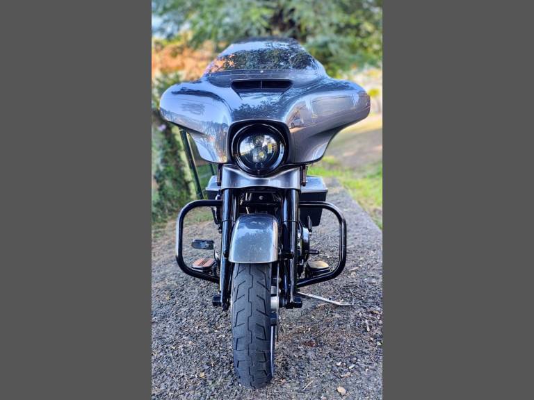 HARLEY-DAVIDSON - STREET GLIDE - 2014/2015 - Cinza - R$ 78.900,00