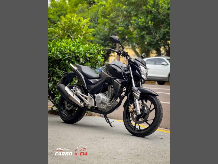 HONDA - CB 250F TWISTER - 2022/2022 - Cinza - R$ 23.500,00