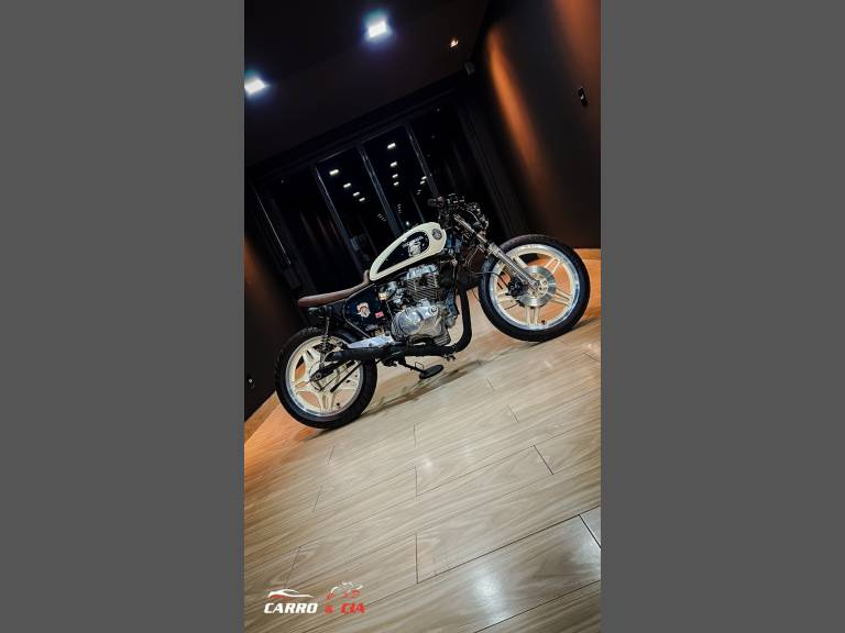 HONDA - CB 400 - 1982/1982 - Branca - R$ 29.900,00