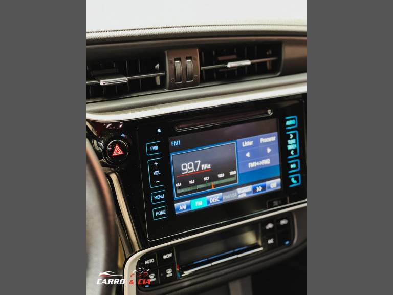TOYOTA - COROLLA - 2018/2019 - Preta - R$ 109.900,00