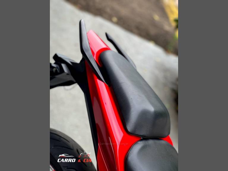 HONDA - CBR 500R - 2014/2014 - Vermelha - R$ 27.900,00