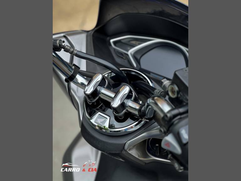 HONDA - PCX - 2020/2020 - Cinza - R$ 17.900,00