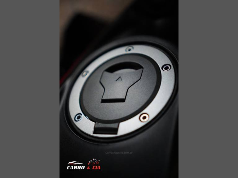 HONDA - CB 300F TWISTER - 2023/2023 - Vermelha - Sob Consulta