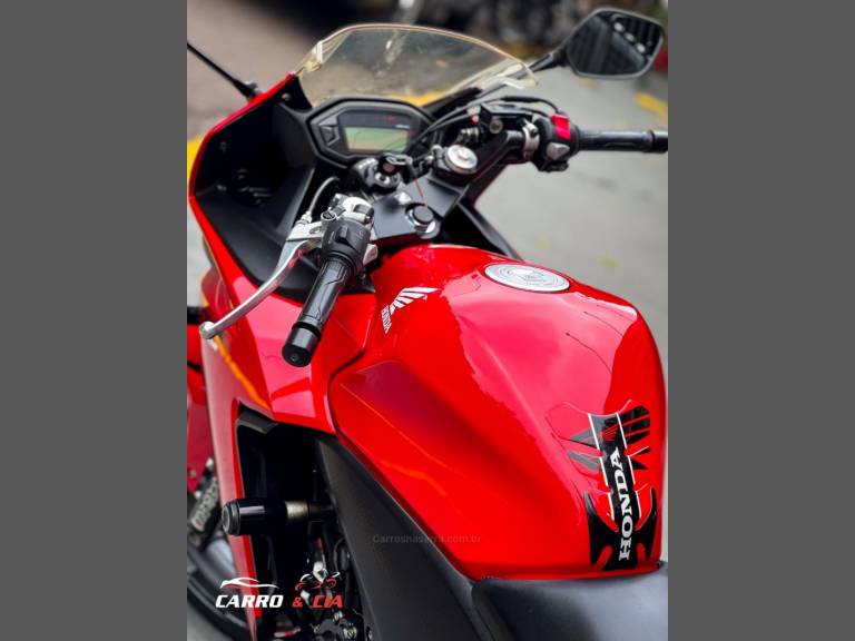 HONDA - CBR 500R - 2014/2014 - Vermelha - R$ 27.900,00