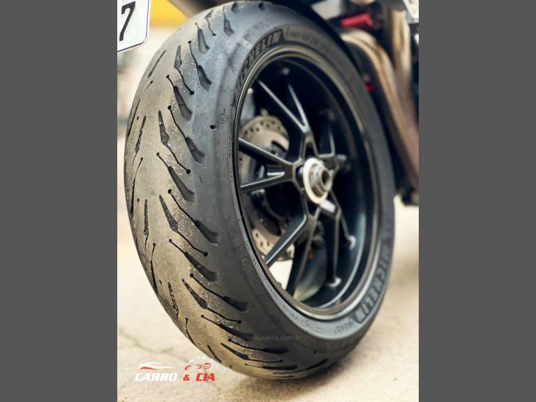 TRIUMPH - SPEED TRIPLE - 2014/2014 - Azul - R$ 39.900,00