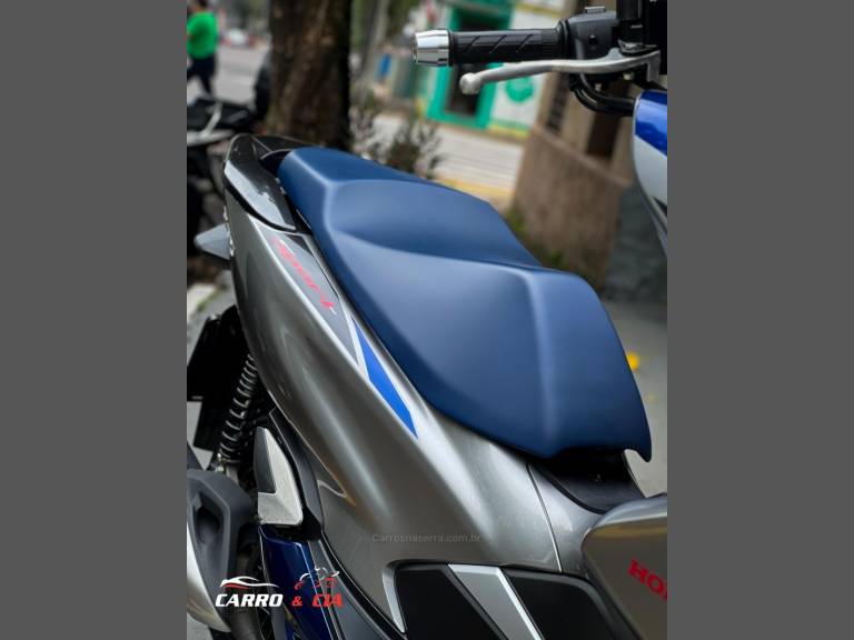 HONDA - PCX - 2020/2020 - Cinza - R$ 17.900,00