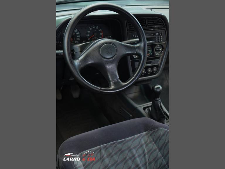 PEUGEOT - 306 - 1995/1995 - Preta - R$ 89.900,00