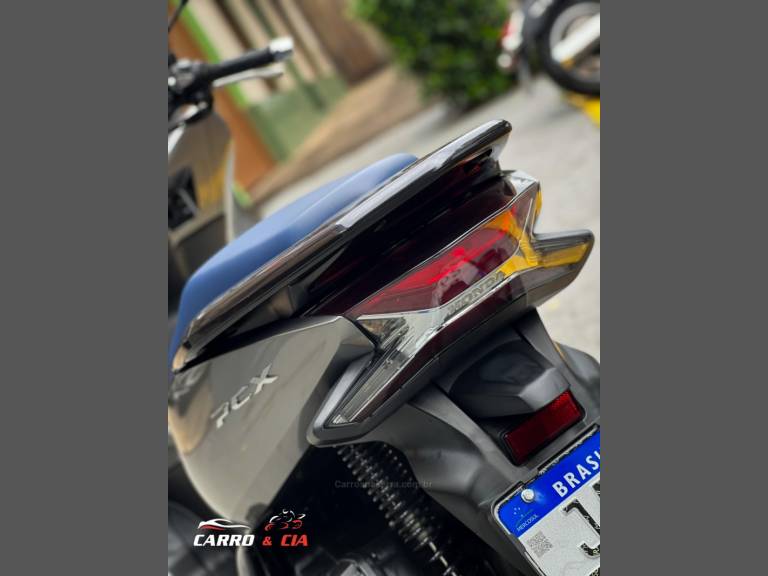 HONDA - PCX - 2020/2020 - Cinza - R$ 17.900,00