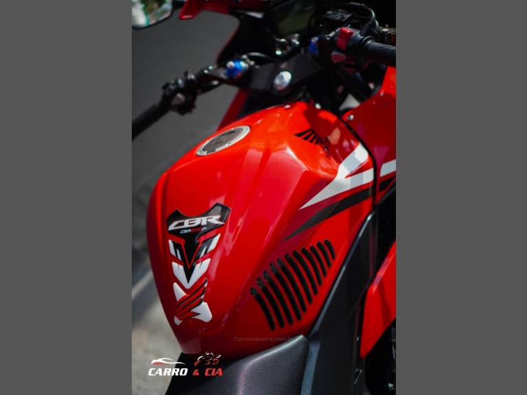 HONDA - CBR 500R - 2016/2016 - Vermelha - R$ 29.900,00