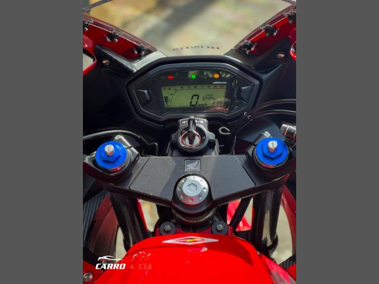 HONDA - CBR 500R - 2016/2016 - Vermelha - R$ 29.900,00