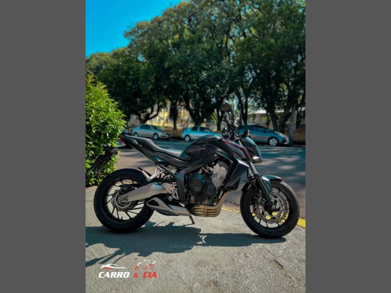 HONDA - CB 650 - 2015/2015 - Preta - R$ 44.900,00